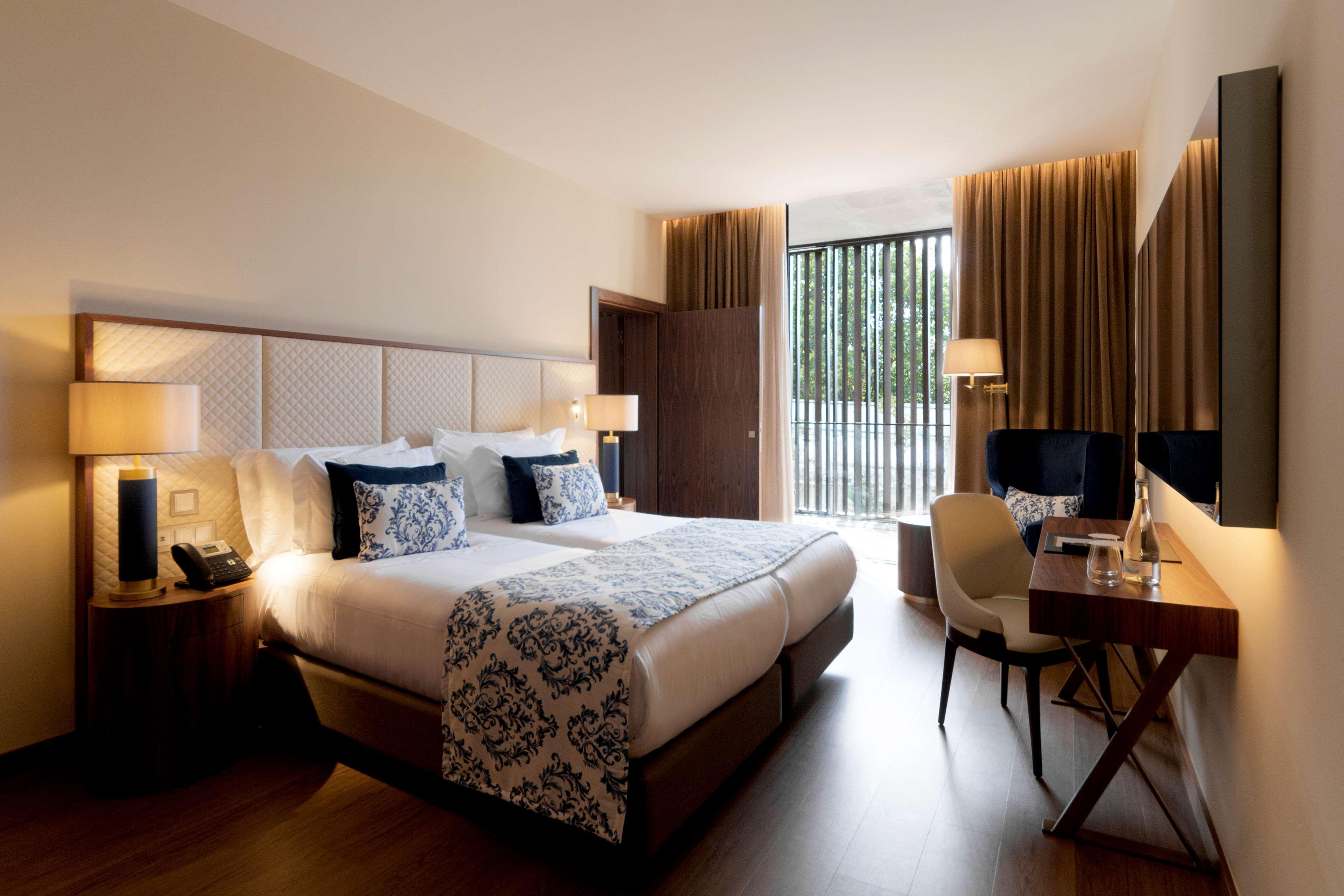 Curio Collection By Hilton Boeira Garden Hotel Porto Portug 빌라노바데가이아 외부 사진